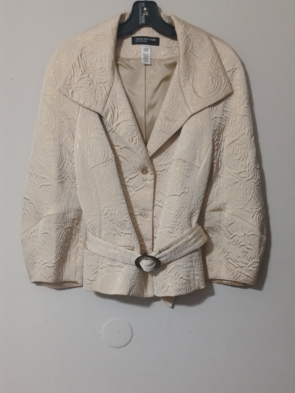 Jones New York Cream Textured Belted Jacket Fully Lined. NWOT. Size L